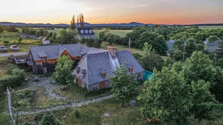 Auberge Le P'Tit Bonheur Saint-Laurent-de-l'ile d'Orleans Экстерьер фото