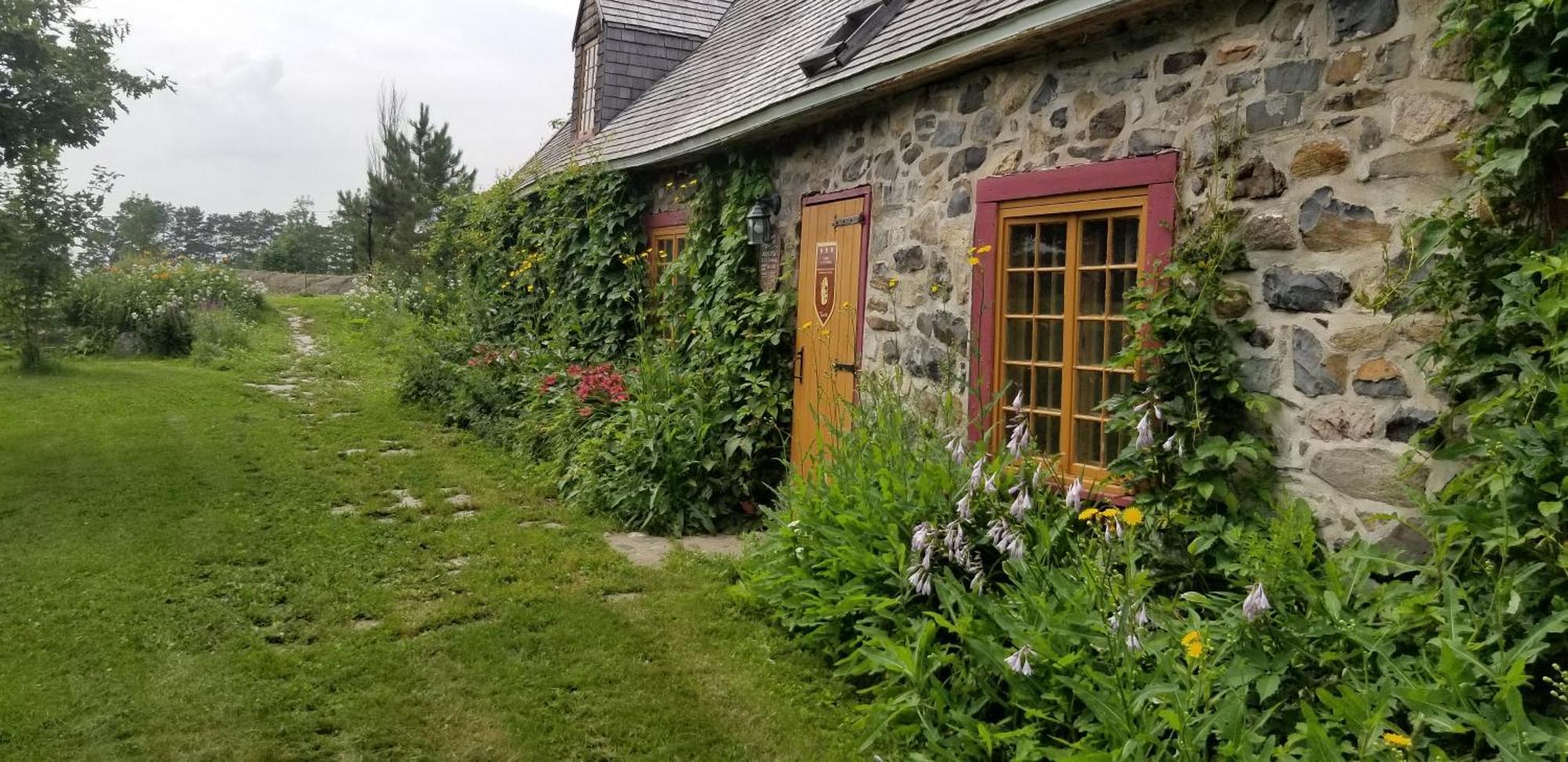 Auberge Le P'Tit Bonheur Saint-Laurent-de-l'ile d'Orleans Экстерьер фото