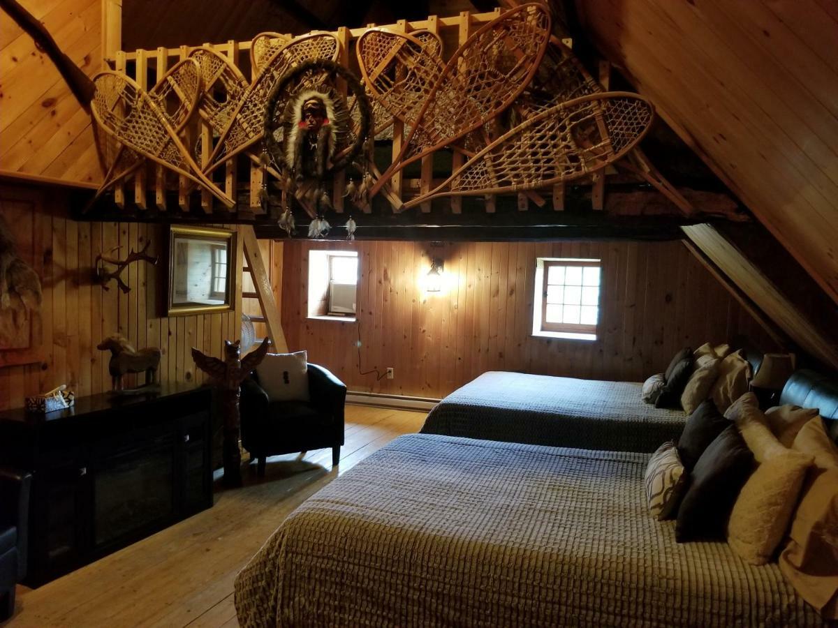 Auberge Le P'Tit Bonheur Saint-Laurent-de-l'ile d'Orleans Экстерьер фото